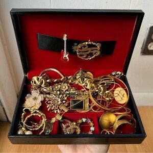 Vintage Estate Gold Jewelry Lot 30 Pcs Monet Coro Wearable Chain Mixed